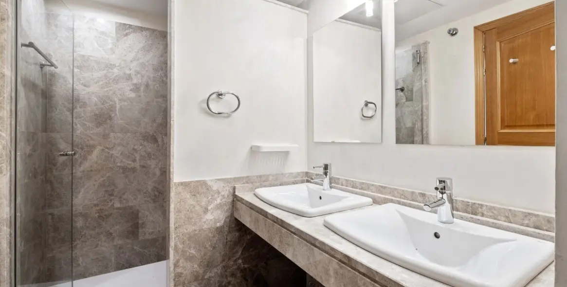 Sale of duplex in Santa Clara 10