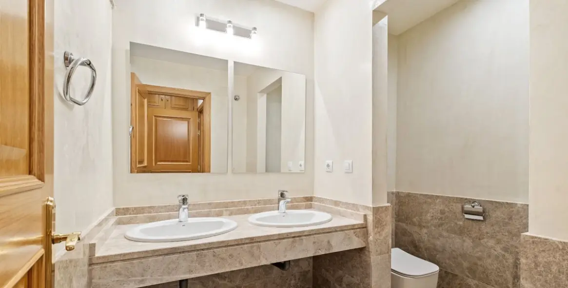 Sale of duplex in Santa Clara 13