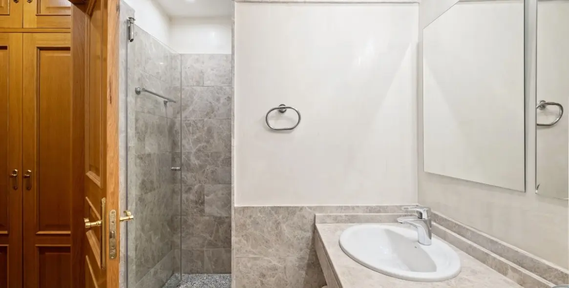 Sale of duplex in Santa Clara 15