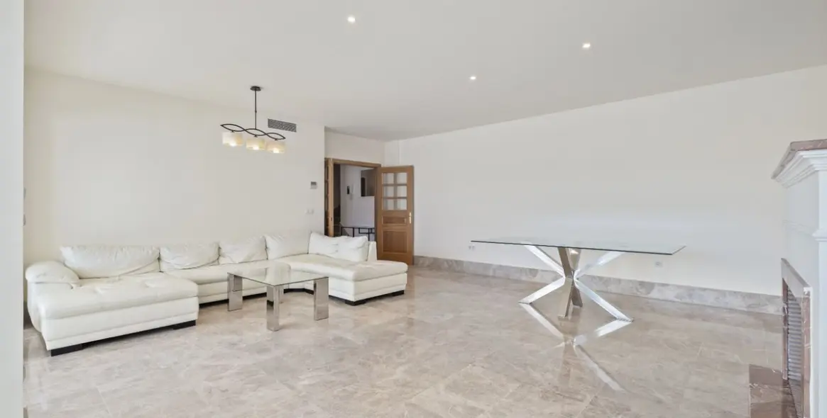 Sale of duplex in Santa Clara 18