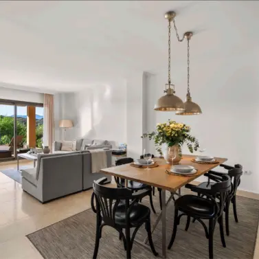 Sale of ground floor apartment in Benahavís