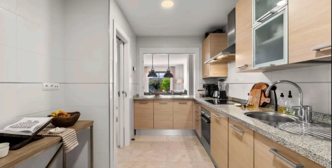 Venta de apartamento en planta baja en Benahavís 7