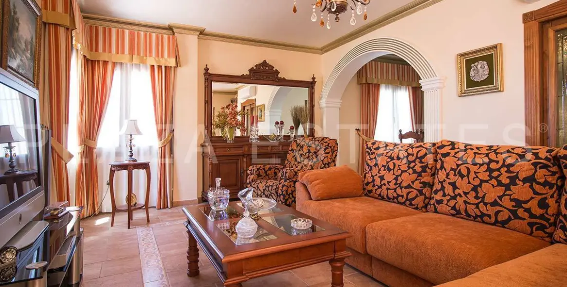 Sale of detached villa in Nerja 6