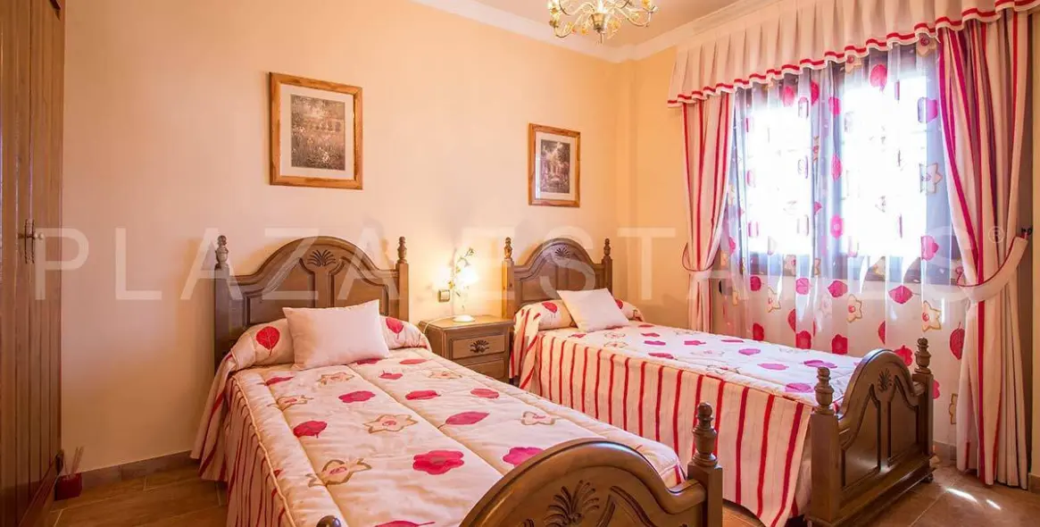 Sale of detached villa in Nerja 15