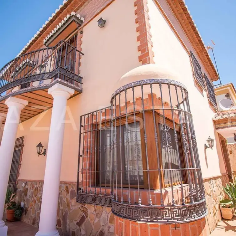 Продажа  отдельно стоящей виллы в Nerja