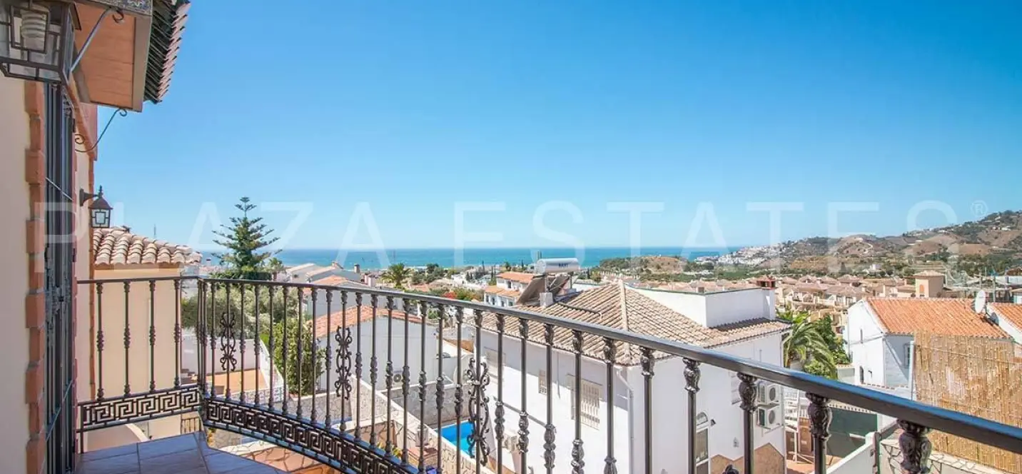 Продажа  отдельно стоящей виллы в Nerja 2