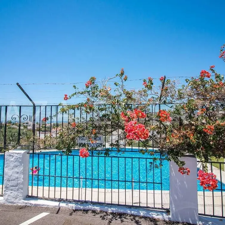 Продажа  отдельно стоящей виллы в Nerja