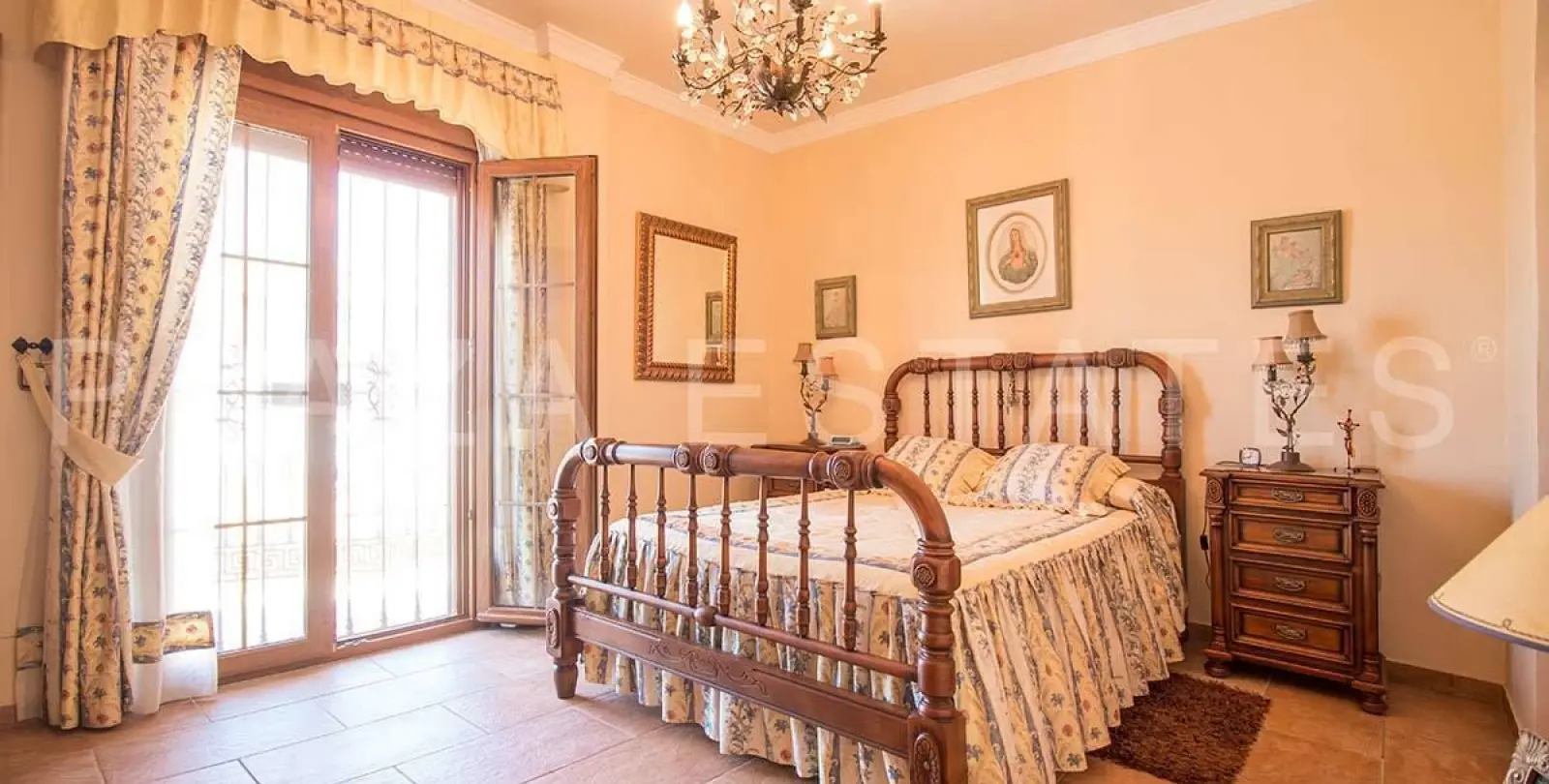 Продажа  отдельно стоящей виллы в Nerja 11