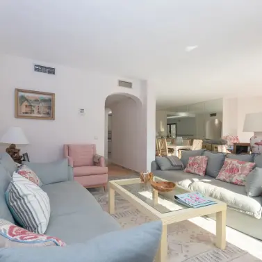 Sale of penthouse duplex in Elviria