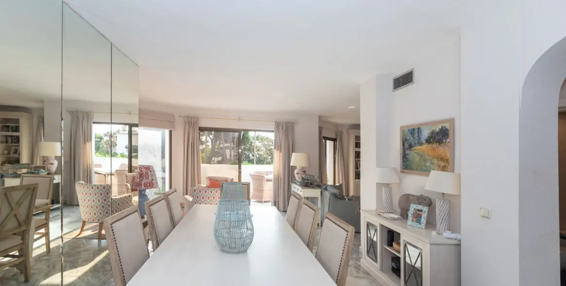 Продажа двухуровневого пентхауса в Elviria 6