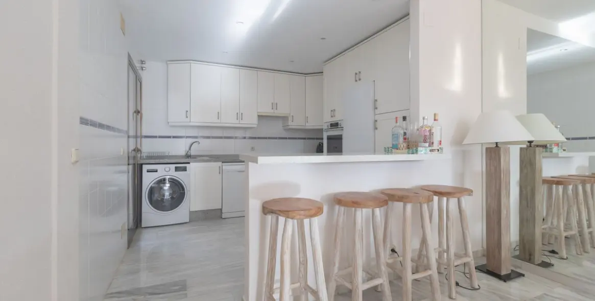 Продажа двухуровневого пентхауса в Elviria 7