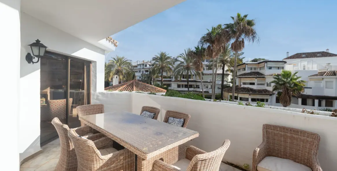 Продажа двухуровневого пентхауса в Elviria 10