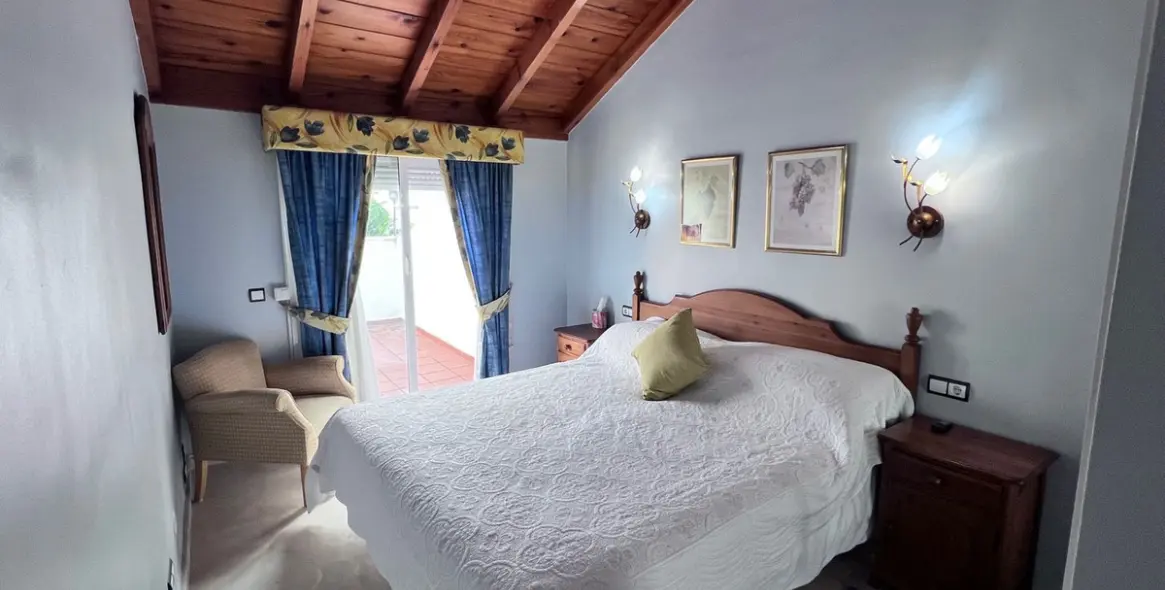 Venta de ático dúplex en Carib Playa 16