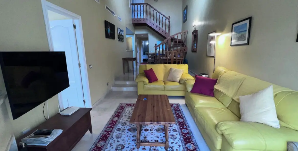 Продажа двухуровневого пентхауса в Las Chapas 24