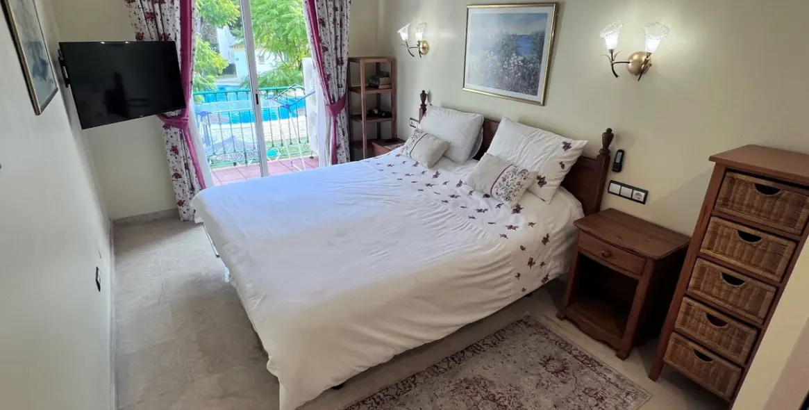 Продажа двухуровневого пентхауса в Las Chapas 28