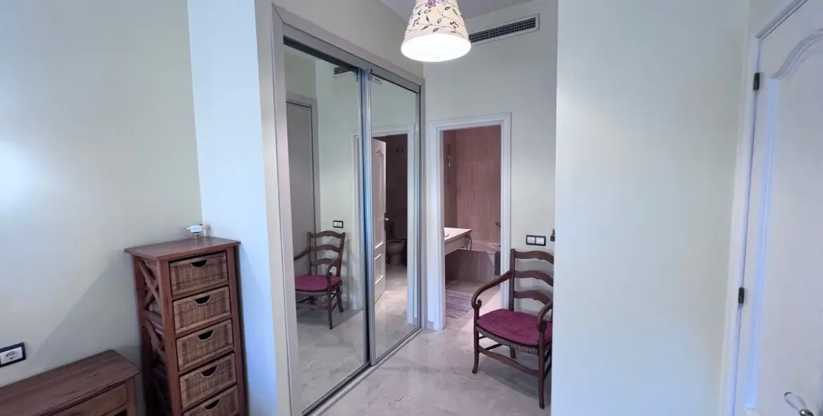 Продажа двухуровневого пентхауса в Las Chapas 29