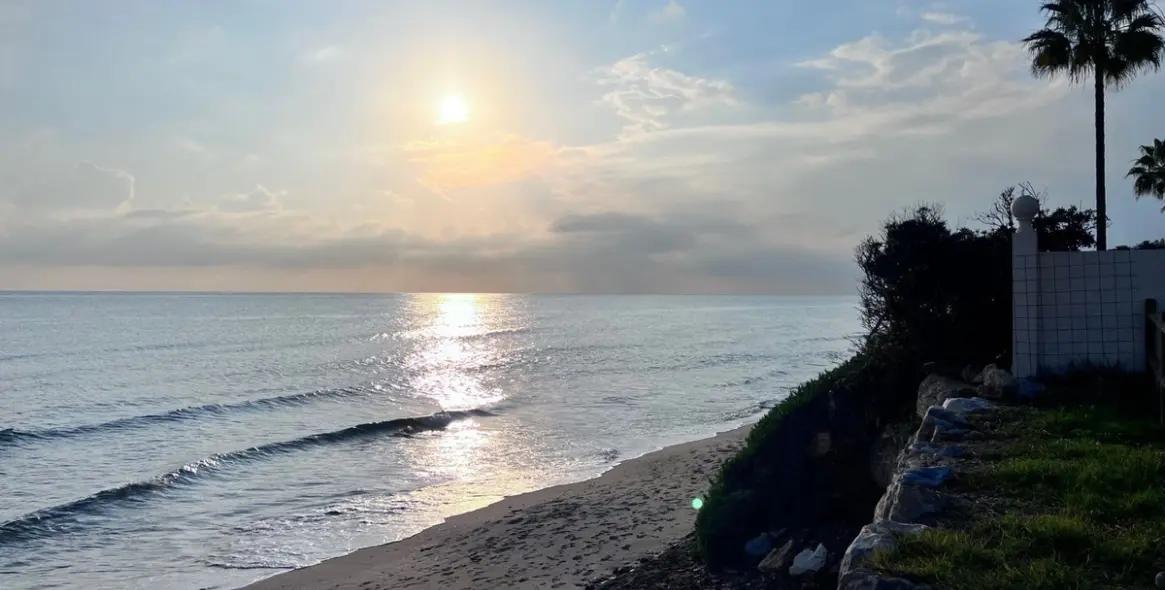 Продажа двухуровневого пентхауса в Las Chapas 30