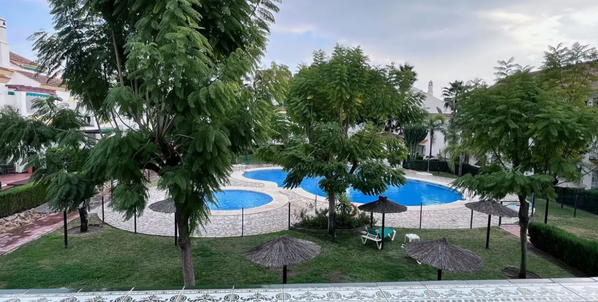 Продажа двухуровневого пентхауса в Las Chapas 32