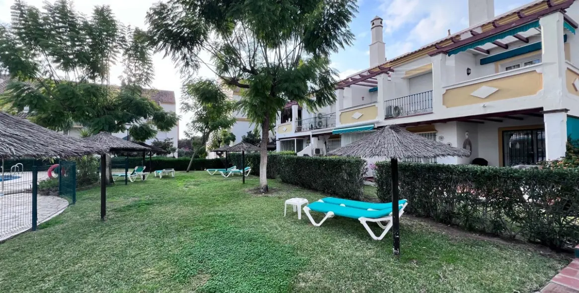 Продажа двухуровневого пентхауса в Las Chapas 33