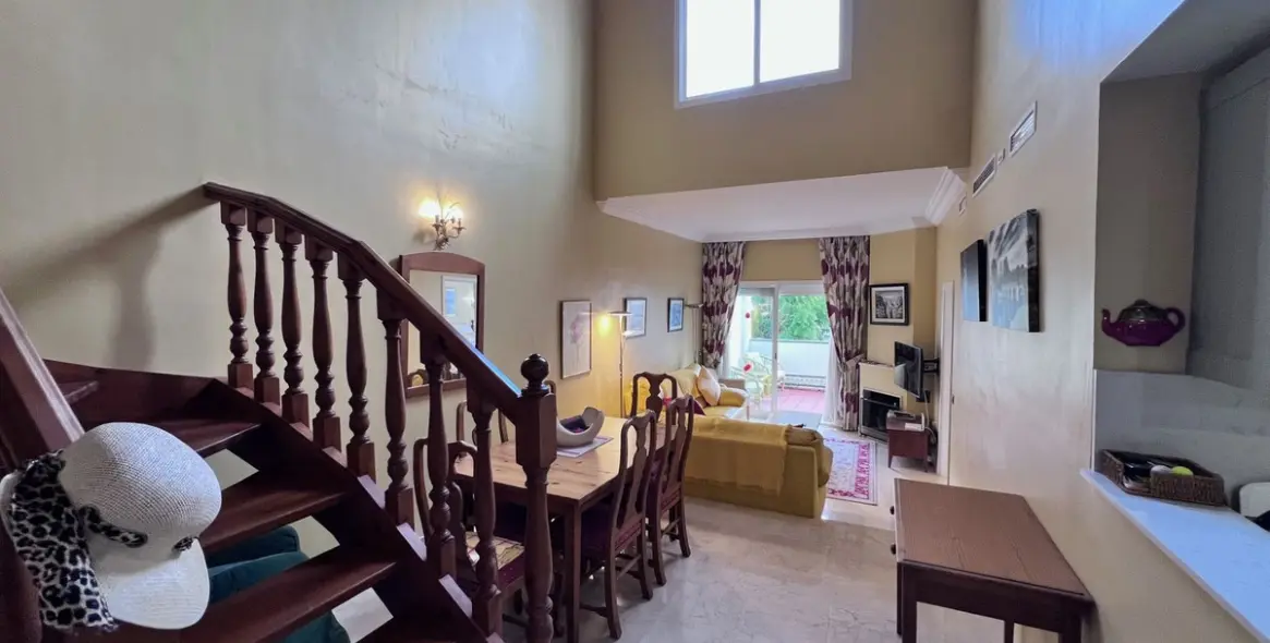 Продажа двухуровневого пентхауса в Las Chapas 39