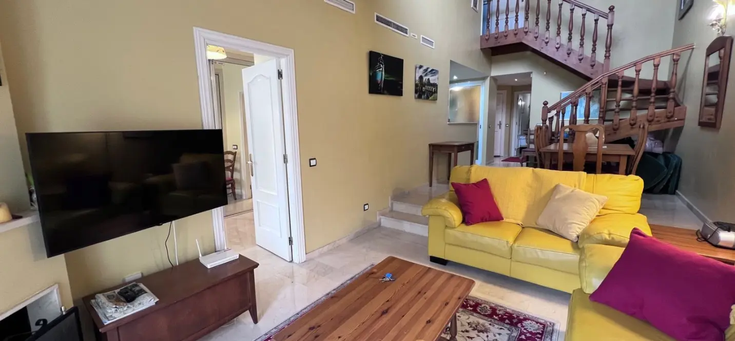 Sale of penthouse duplex in Las Chapas 3
