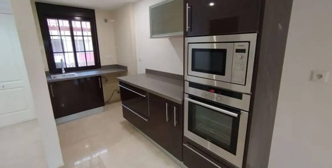 Venta de apartamento en planta media en Benalmadena Costa 1