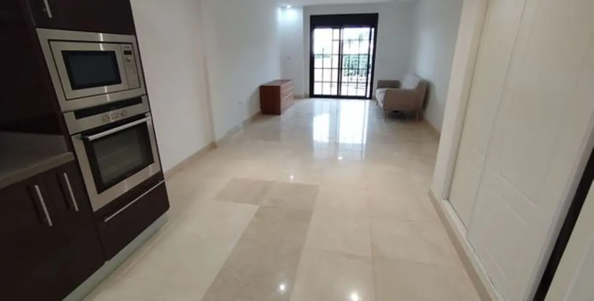 Venta de apartamento en planta media en Benalmadena Costa 14