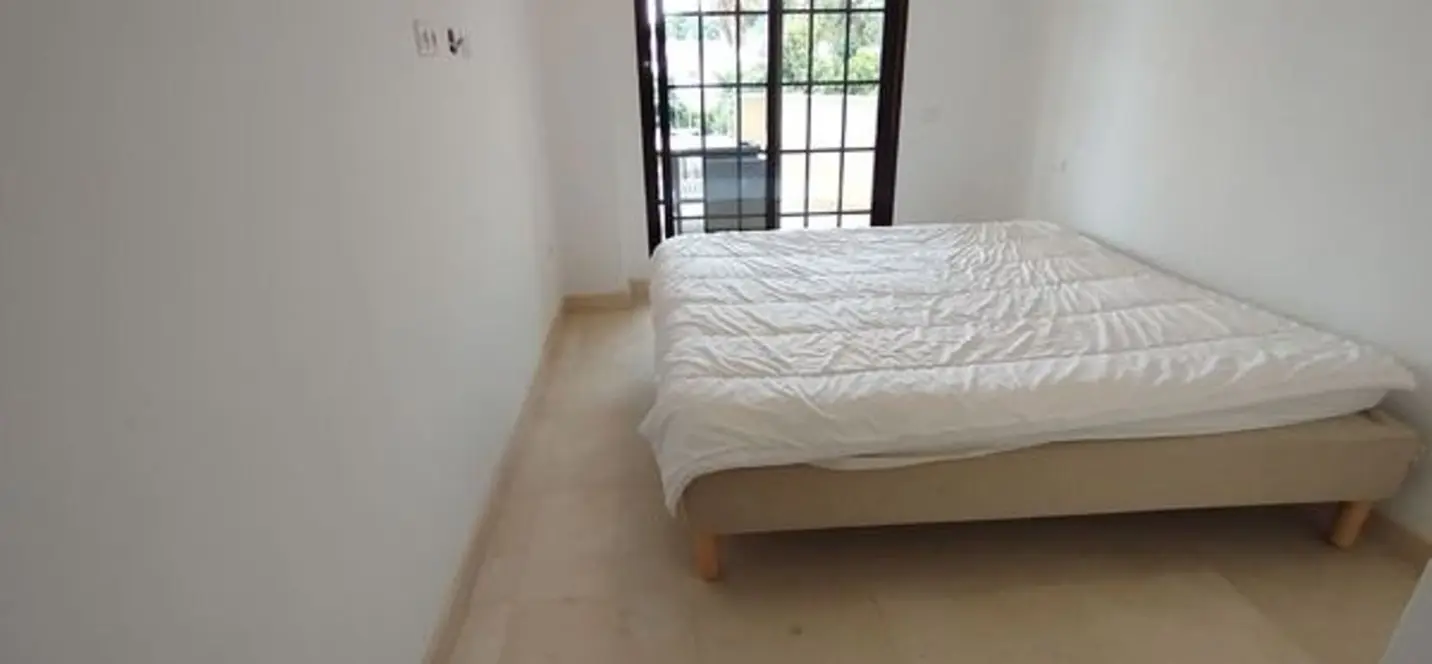 Sale of middle floor apartment in Benalmadena Costa 2
