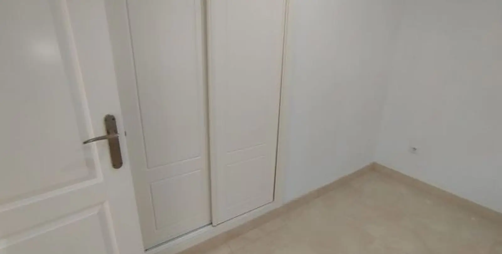 Sale of middle floor apartment in Benalmadena Costa 8
