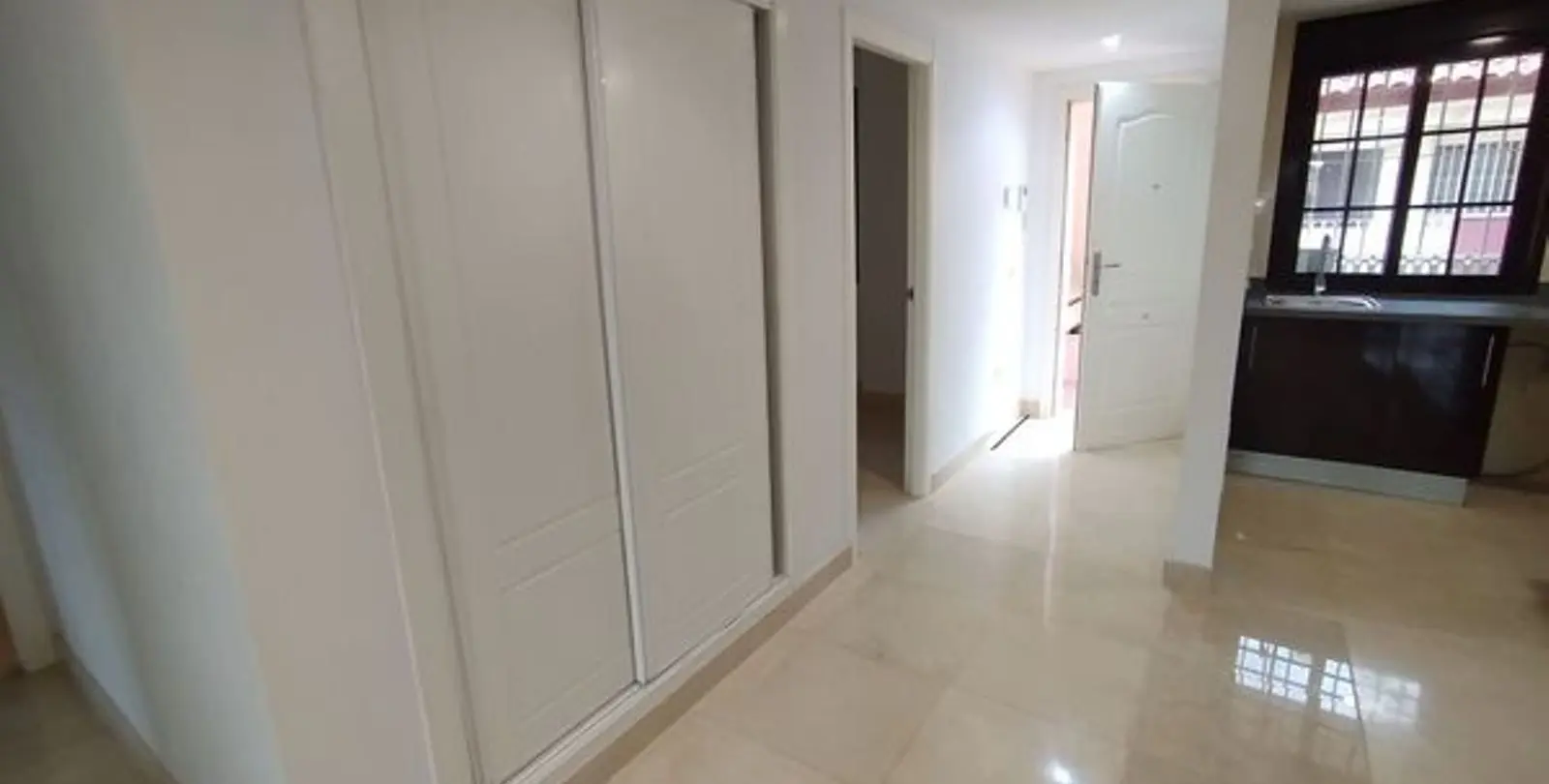 Sale of middle floor apartment in Benalmadena Costa 13