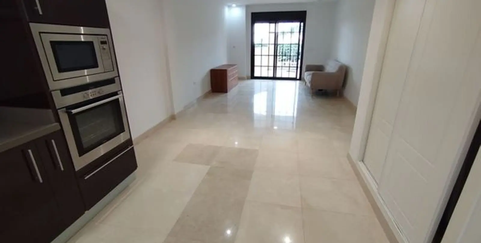 Sale of middle floor apartment in Benalmadena Costa 14