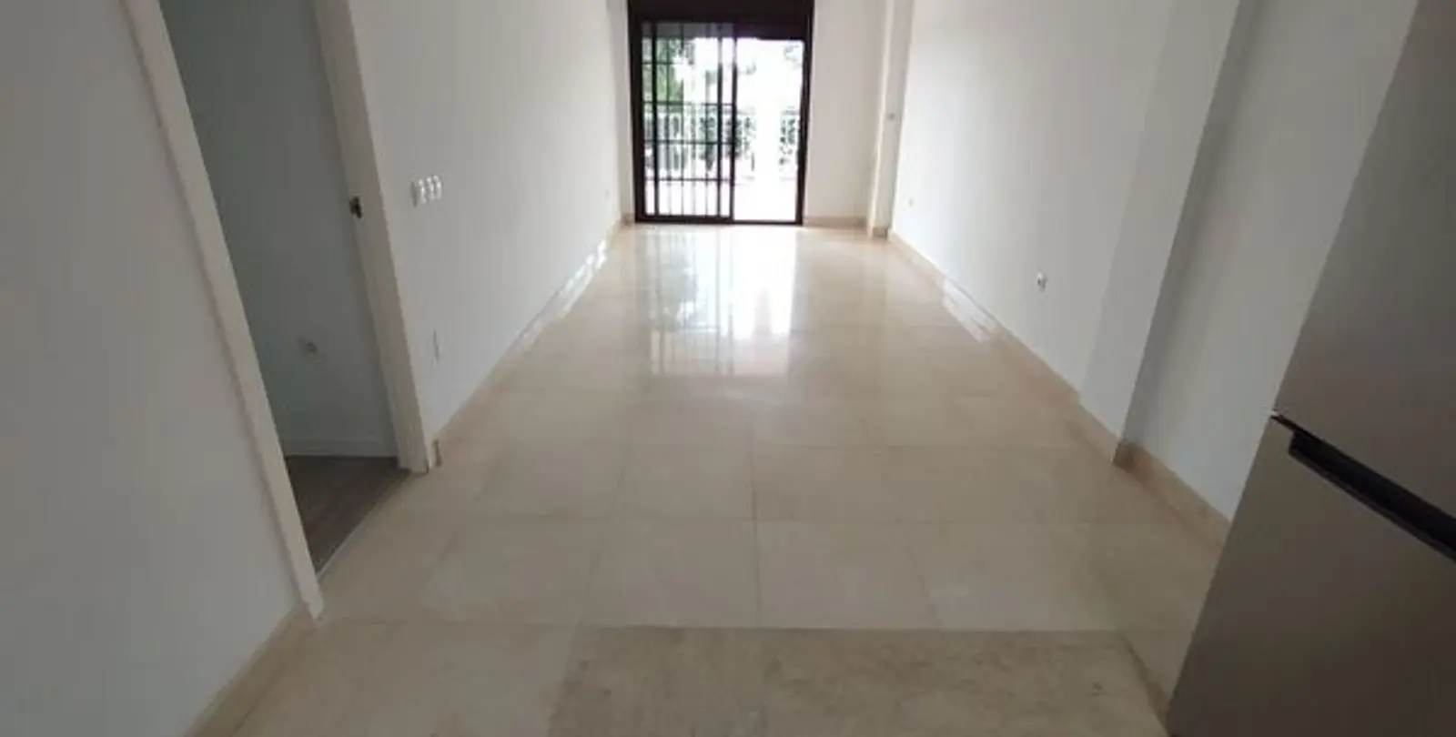 Sale of middle floor apartment in Benalmadena Costa 27