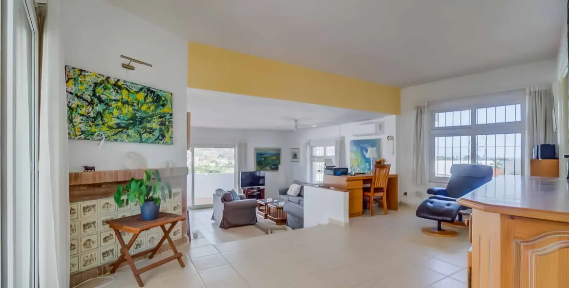 Sale of detached villa in Sierrezuela 5