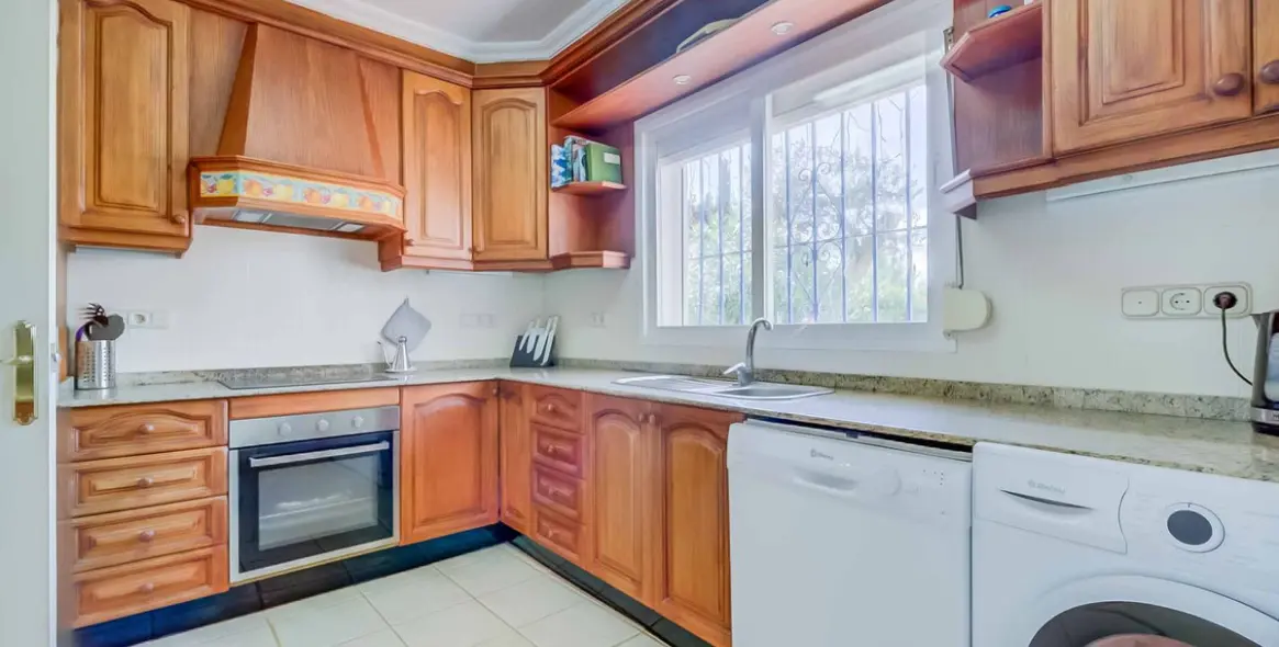 Sale of detached villa in Sierrezuela 19