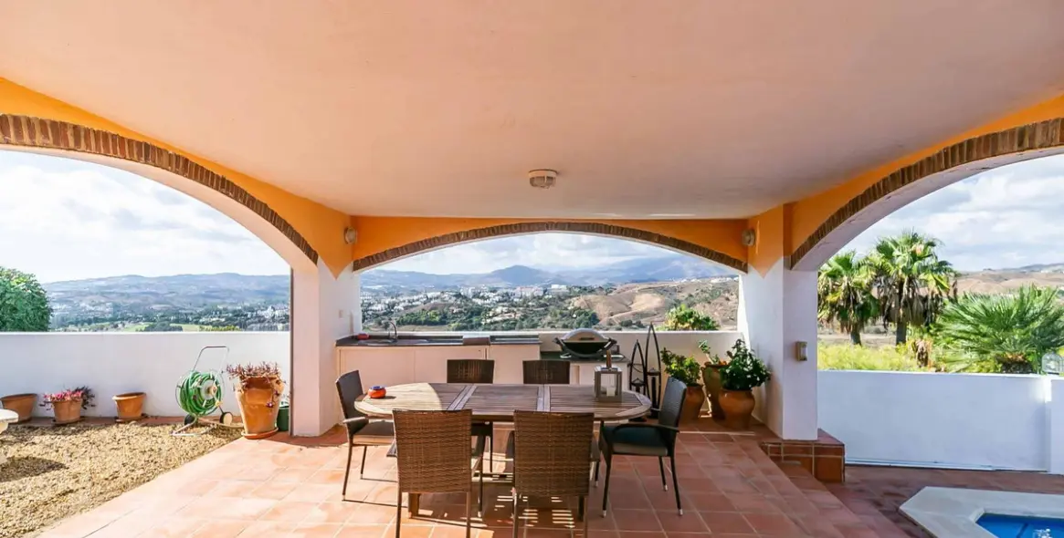 Sale of detached villa in Sierrezuela 26