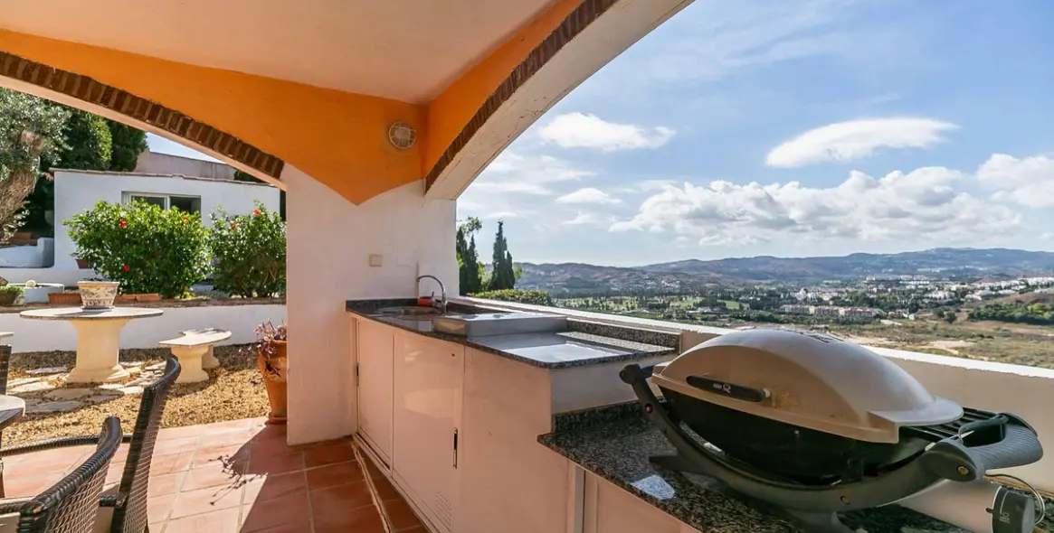 Sale of detached villa in Sierrezuela 30