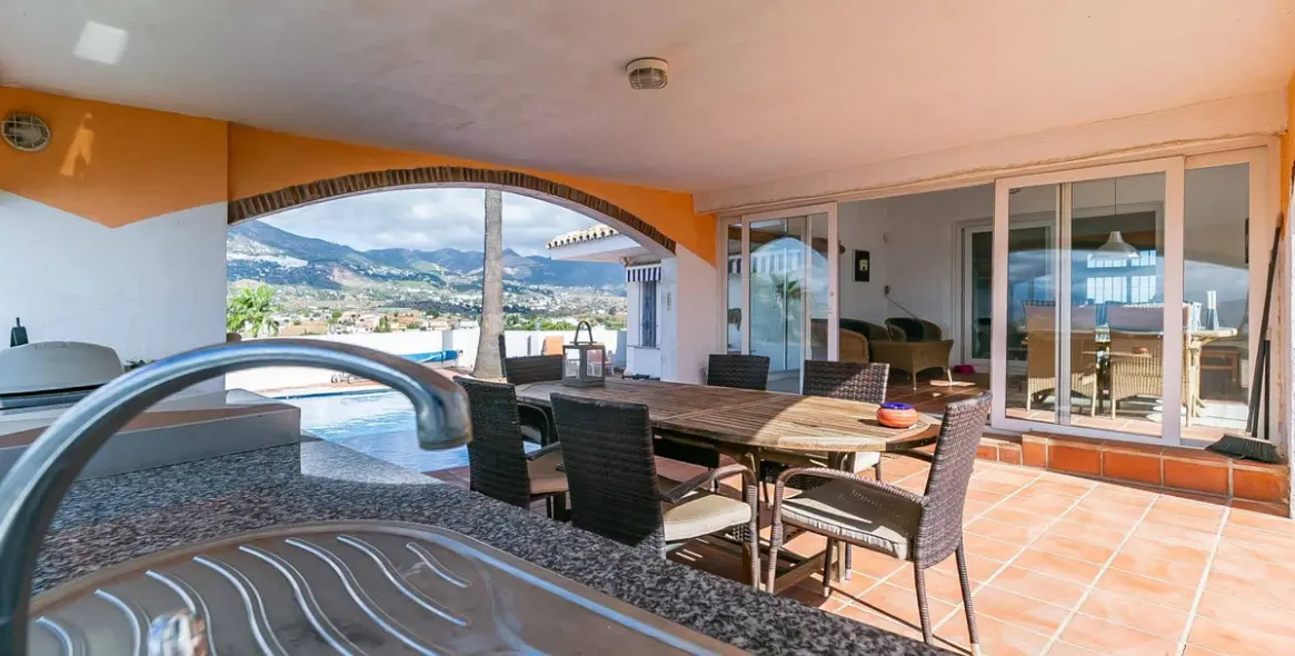 Sale of detached villa in Sierrezuela 31