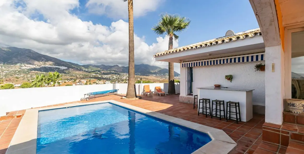 Sale of detached villa in Sierrezuela 32