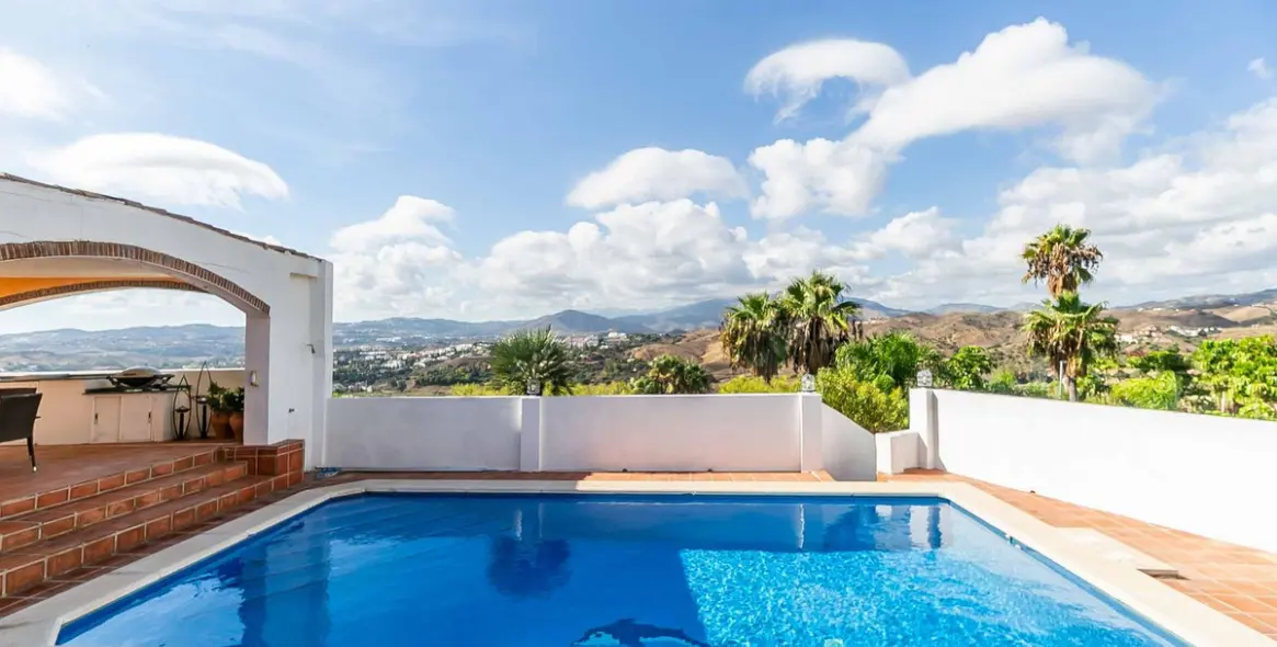 Sale of detached villa in Sierrezuela 33