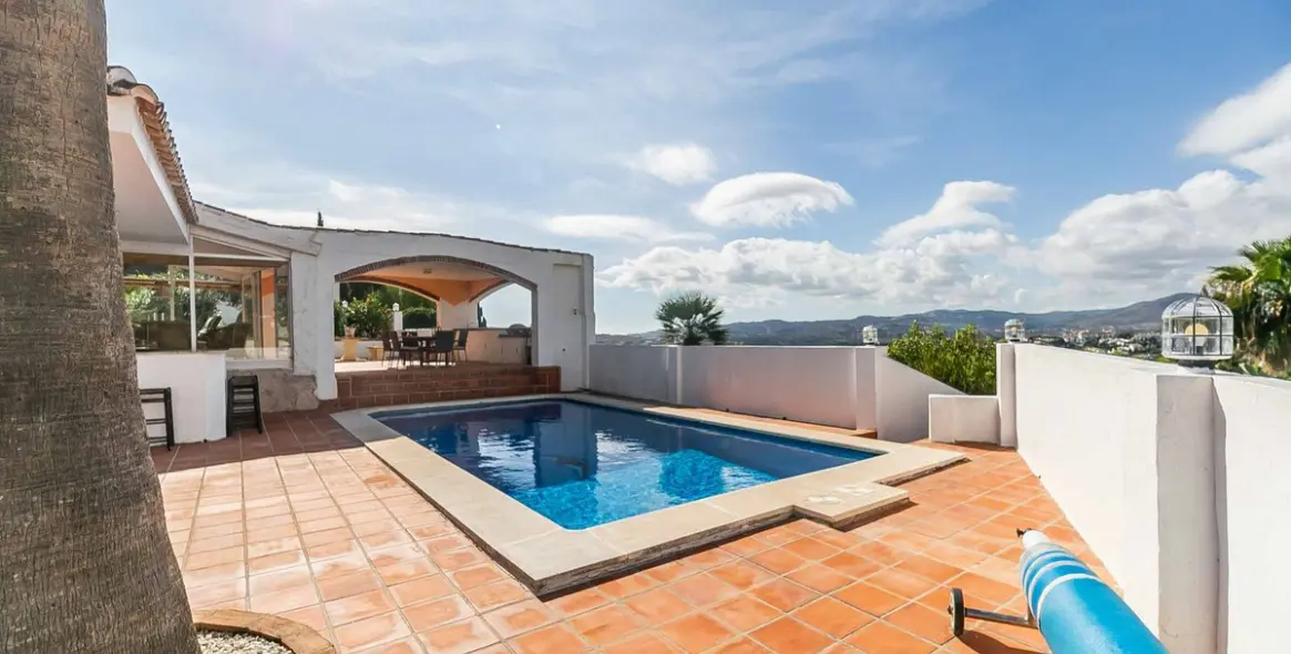Sale of detached villa in Sierrezuela 35