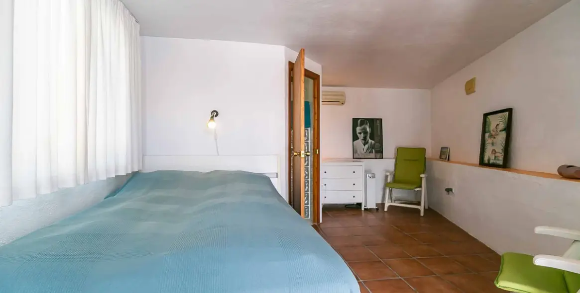 Sale of detached villa in Sierrezuela 43