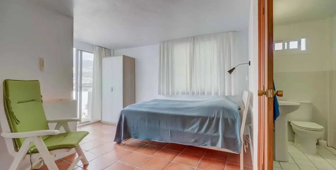 Sale of detached villa in Sierrezuela 44