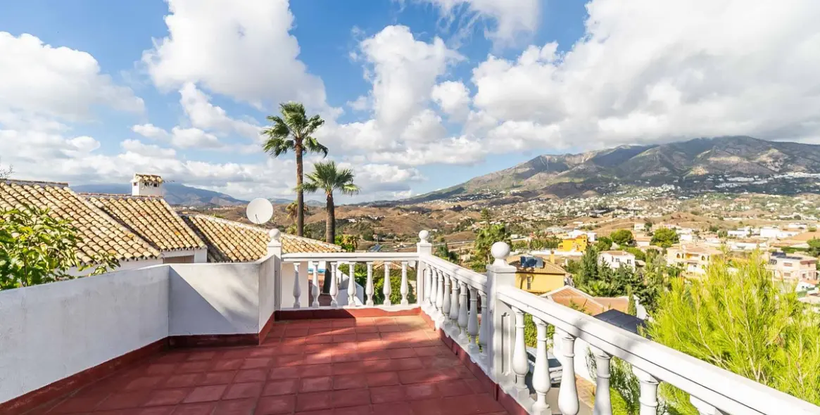 Sale of detached villa in Sierrezuela 47