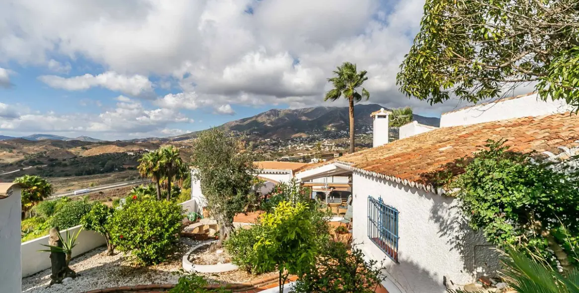 Sale of detached villa in Sierrezuela 56