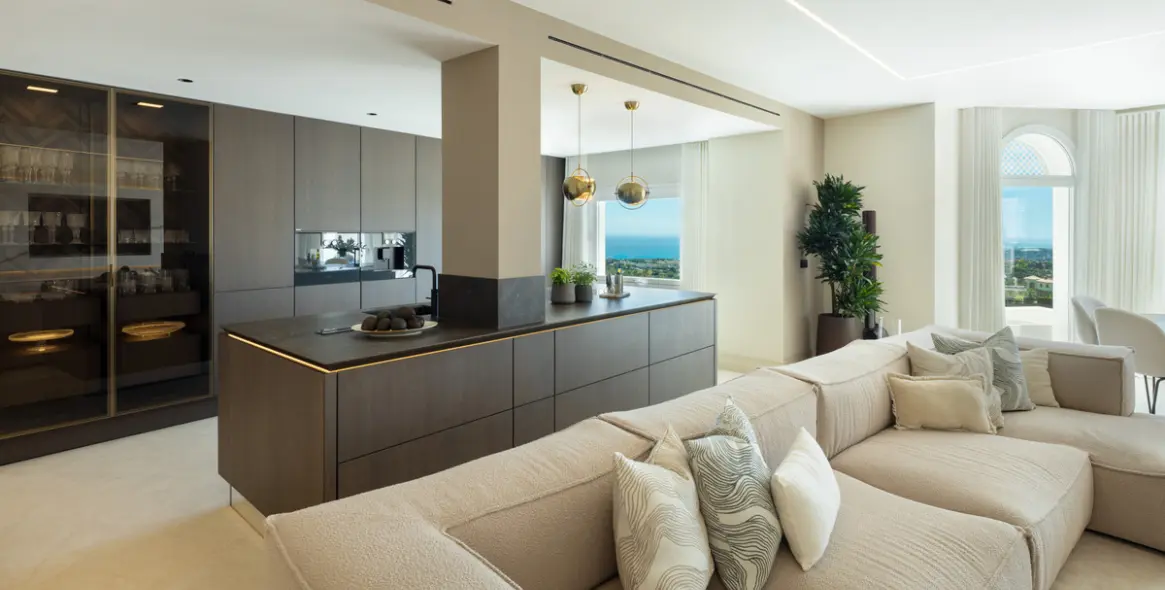 Продажа пентхауса в The Golden Mile 4