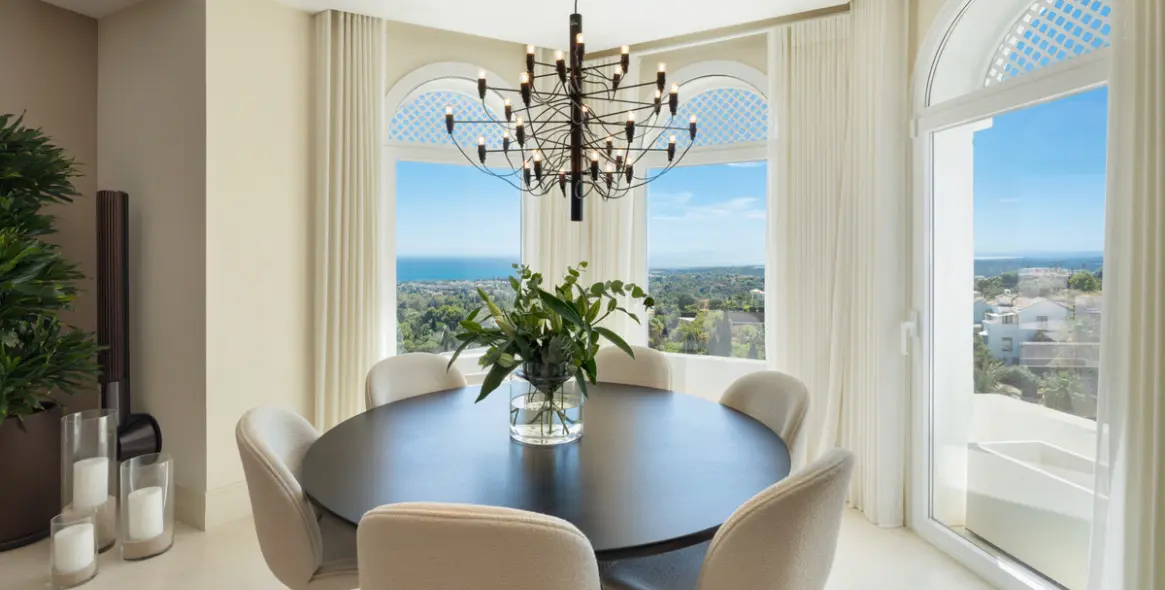 Продажа пентхауса в The Golden Mile 8