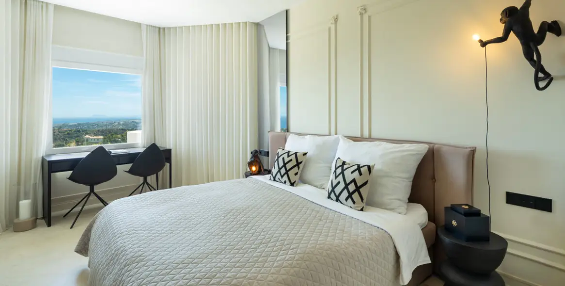 Продажа пентхауса в The Golden Mile 18