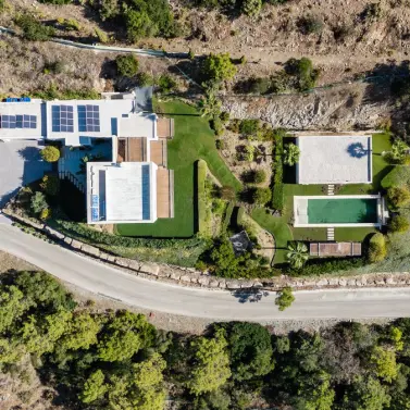 Продажа  отдельно стоящей виллы в El Madroñal