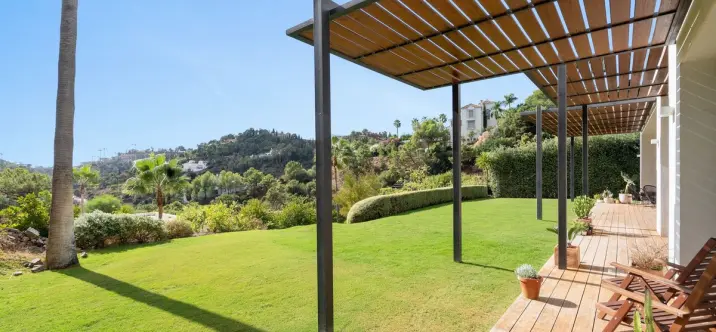 Продажа  отдельно стоящей виллы в El Madroñal 2