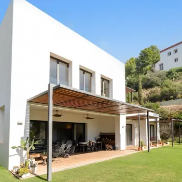 Продажа  отдельно стоящей виллы в El Madroñal